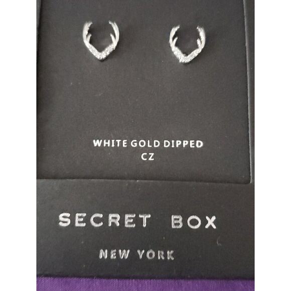 Secret Box New York White Gold Dipped CZ Antler Stud Pierced Earrings, NEW - Picture 4 of 9